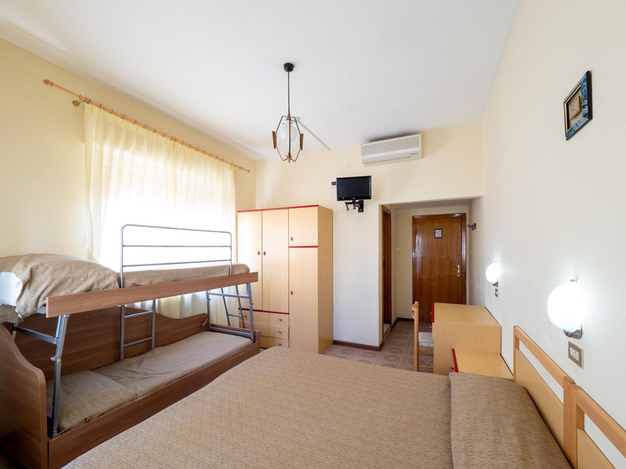 Hotel Blurelda Silvi Marina Bagian luar foto