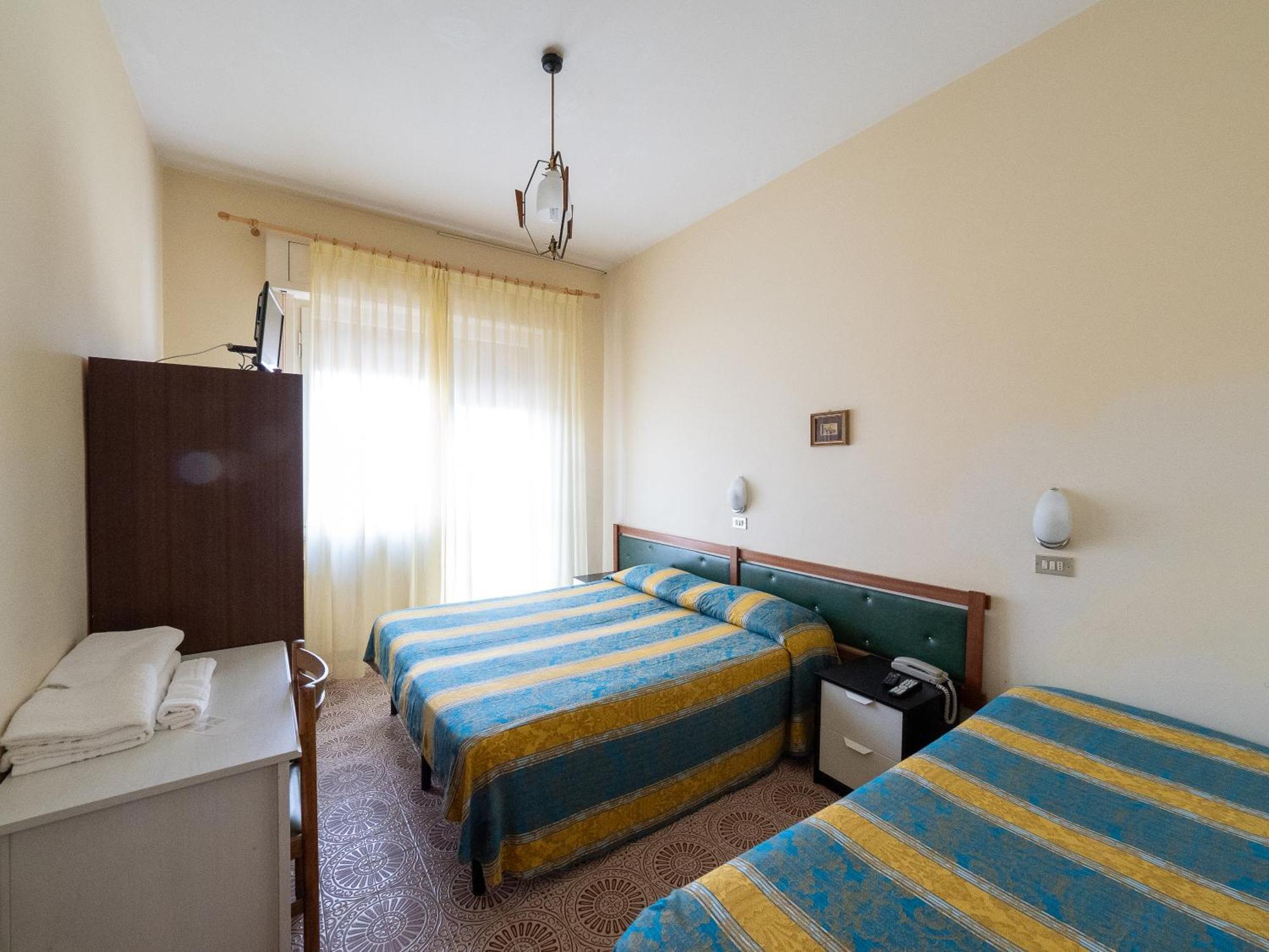Hotel Blurelda Silvi Marina Bagian luar foto