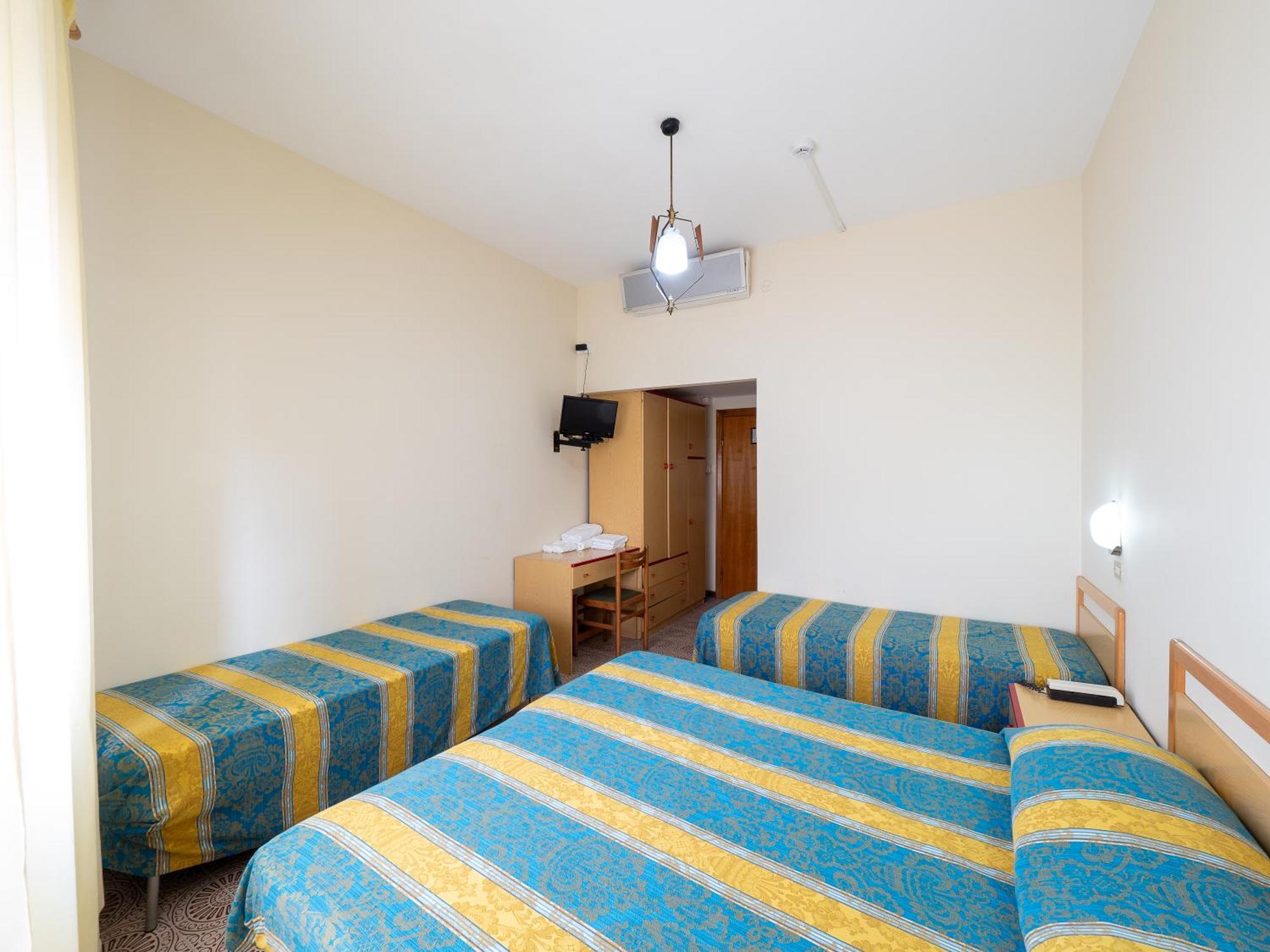 Hotel Blurelda Silvi Marina Bagian luar foto
