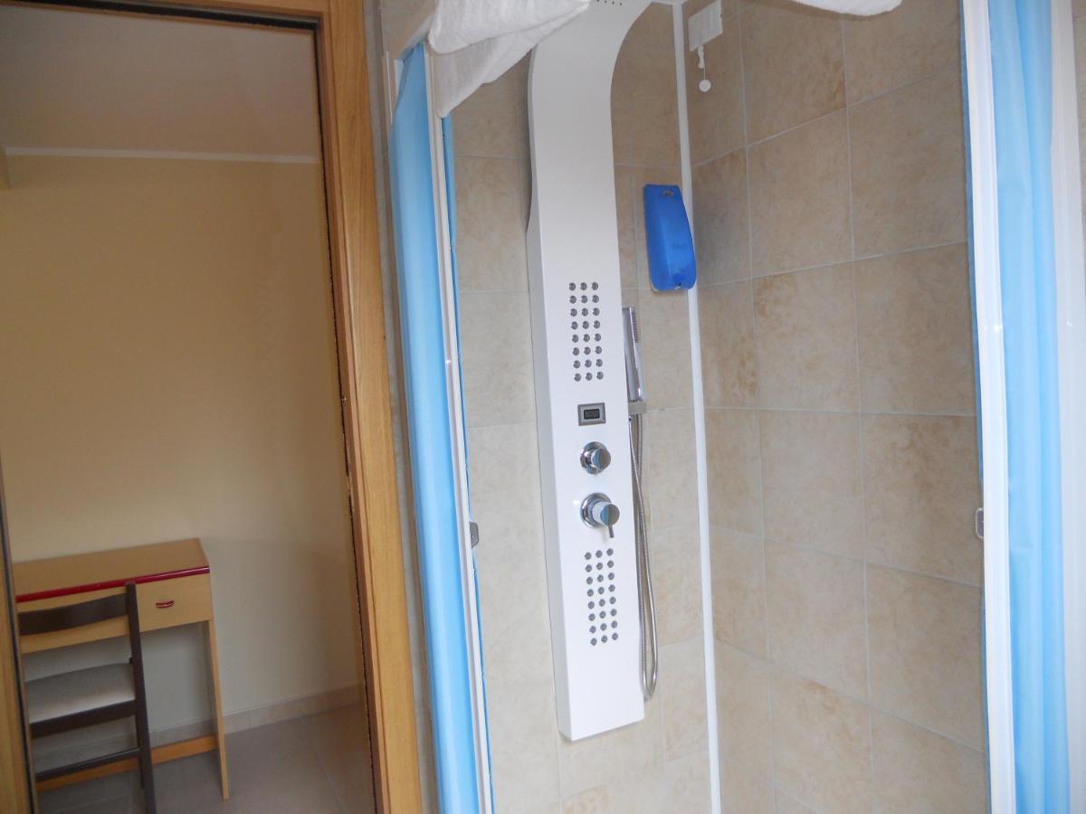Hotel Blurelda Silvi Marina Bagian luar foto